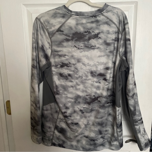 Field & Stream Hunting T-Shirt Men's - MED- Long Sleeve- Camouflage - Picture 2 of 3